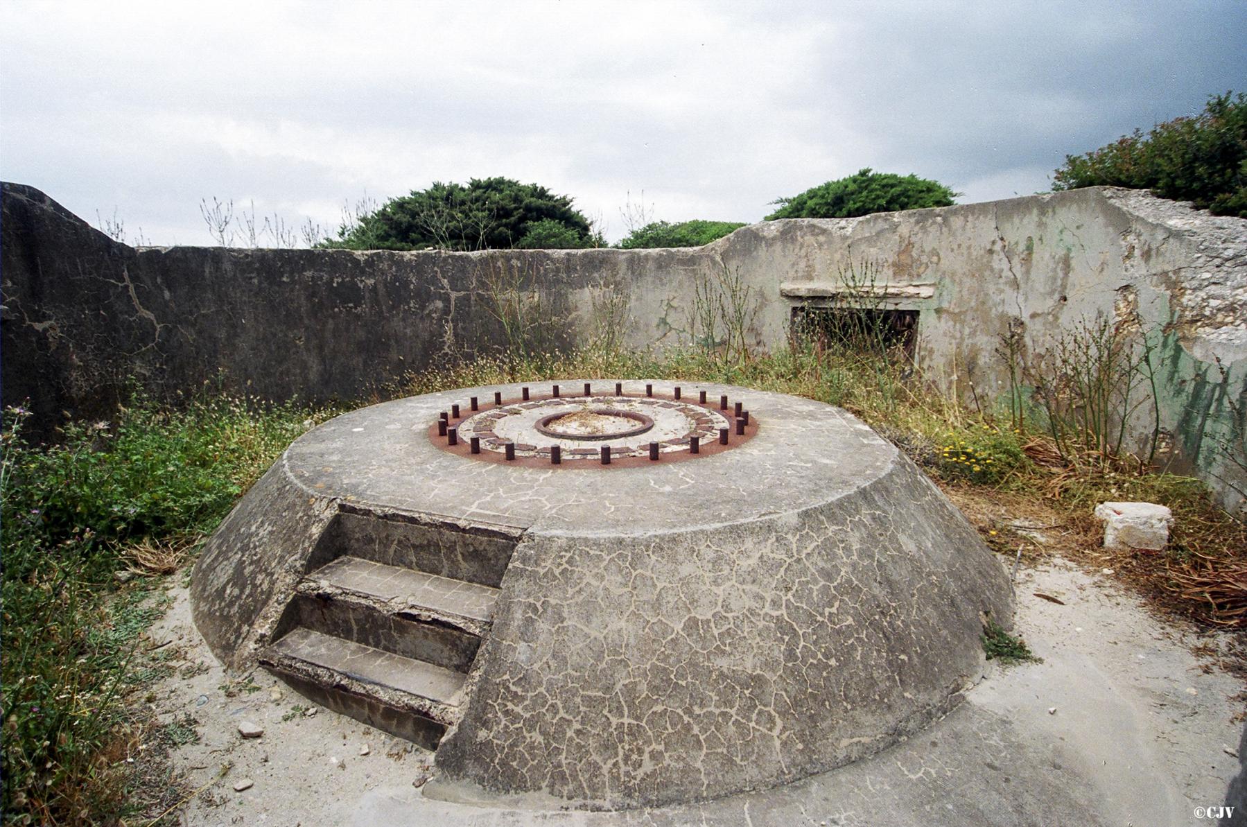 Ligne Maginot - BATTERIE DE LA BOCCA DI VALLE - (Position d'artillerie préparée) - Cuve 2    