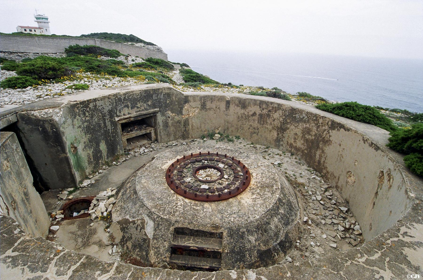 Ligne Maginot - BATTERIE DE LA BOCCA DI VALLE - (Position d'artillerie préparée) - Cuve 4