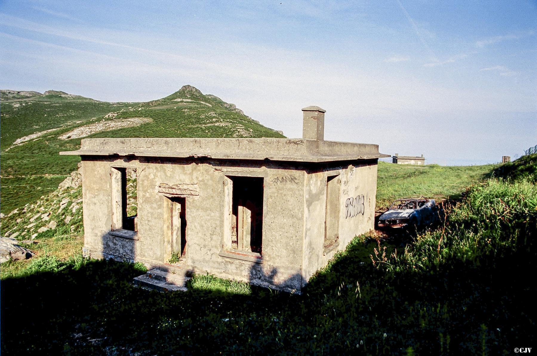 Ligne Maginot - COL de TEGHIME (Bâtiment radio-télégraphique) - La station radio-électrique