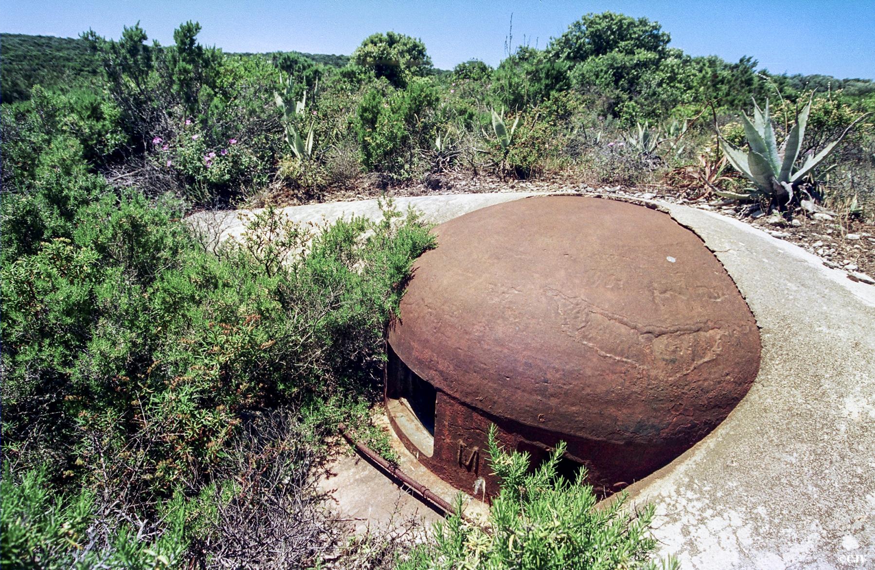 Ligne Maginot - PERTUSATO 5 (Casemate d'infanterie) - Cloche JM