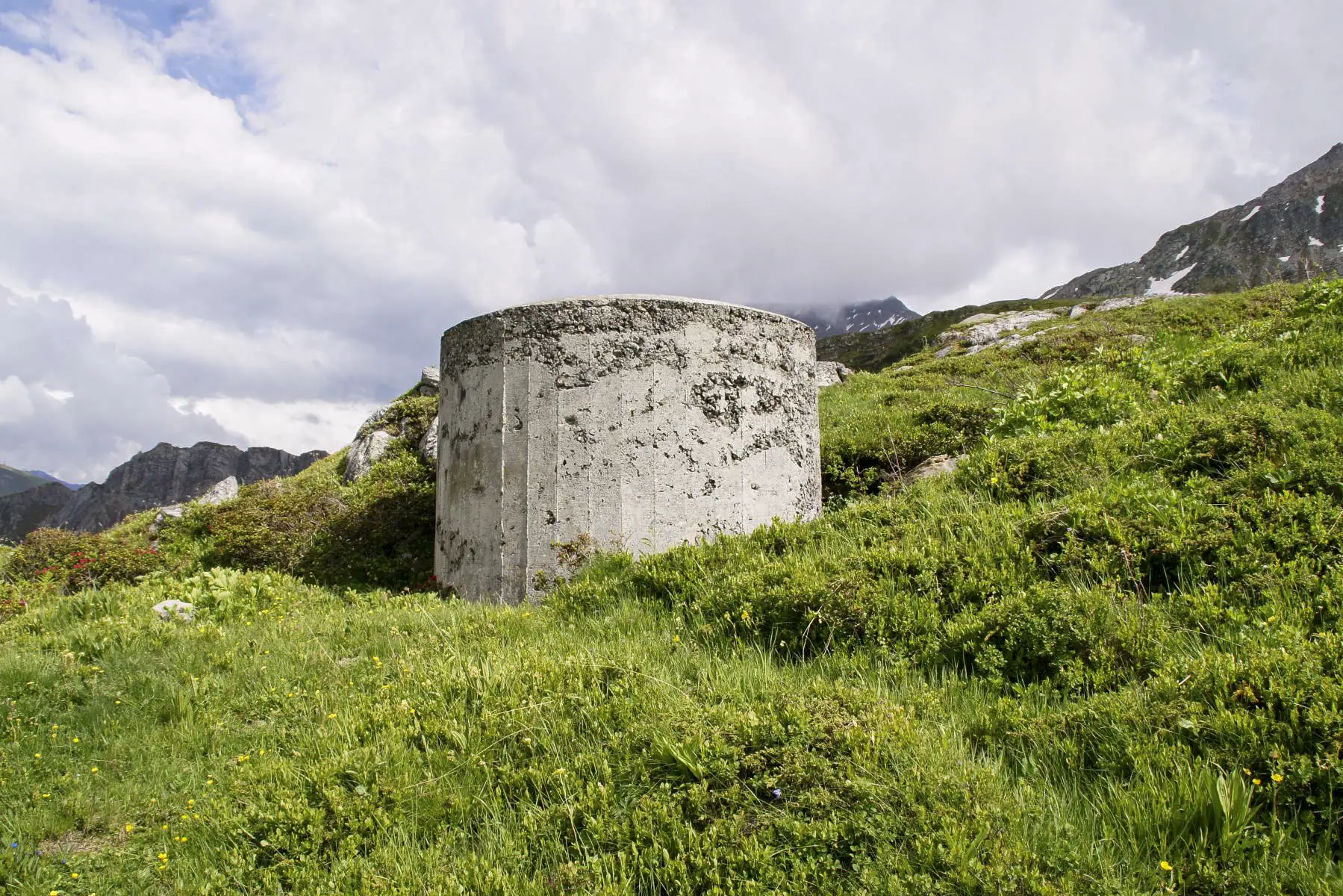 Ligne Maginot - CORMET DE ROSELEND 2 - (Blockhaus pour arme infanterie) - La pilule type Briançon 