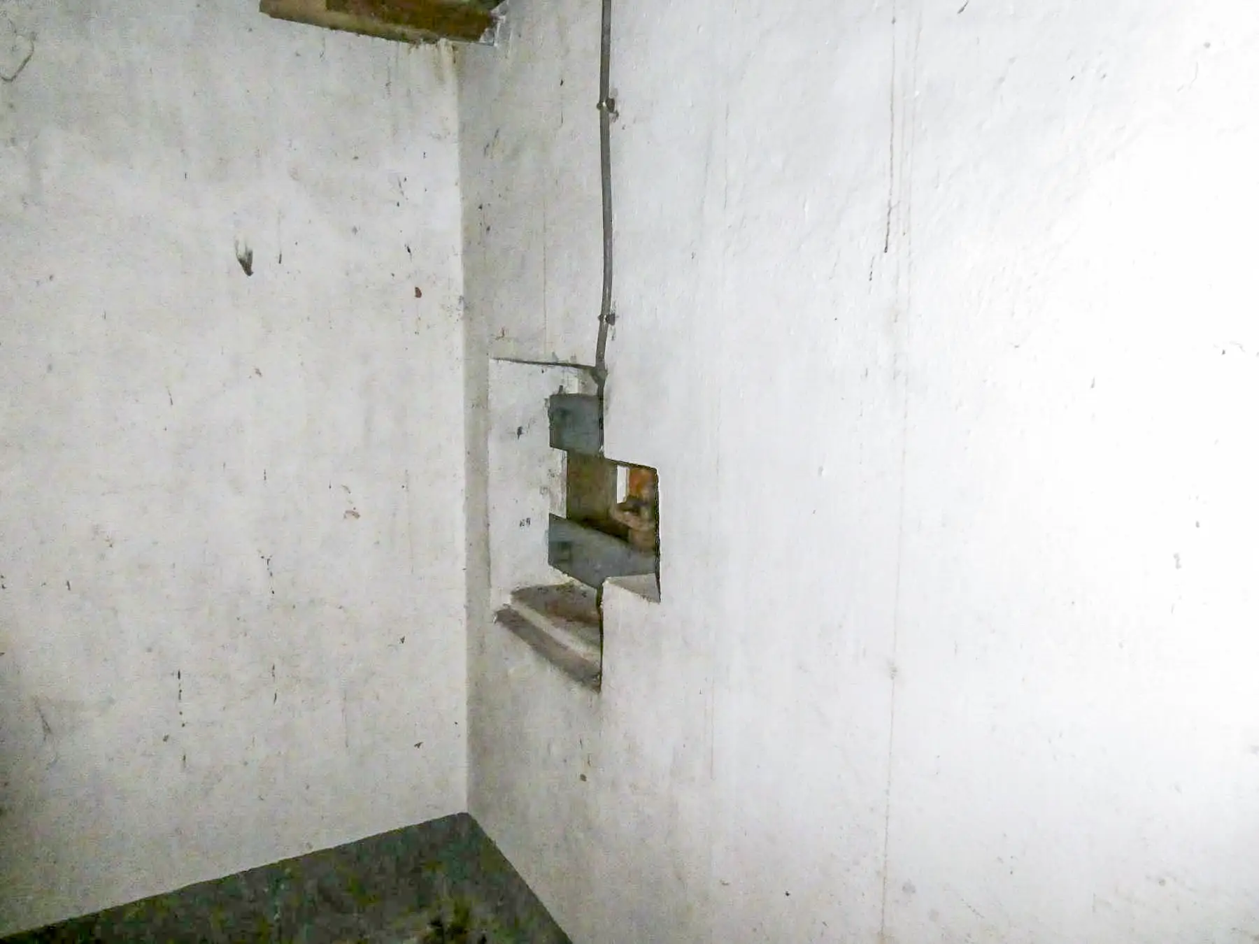 Ligne Maginot - BARBONNET (BT) - (Ouvrage d'artillerie) - Bloc 1
Créneau de défense de l'entrée des hommes
