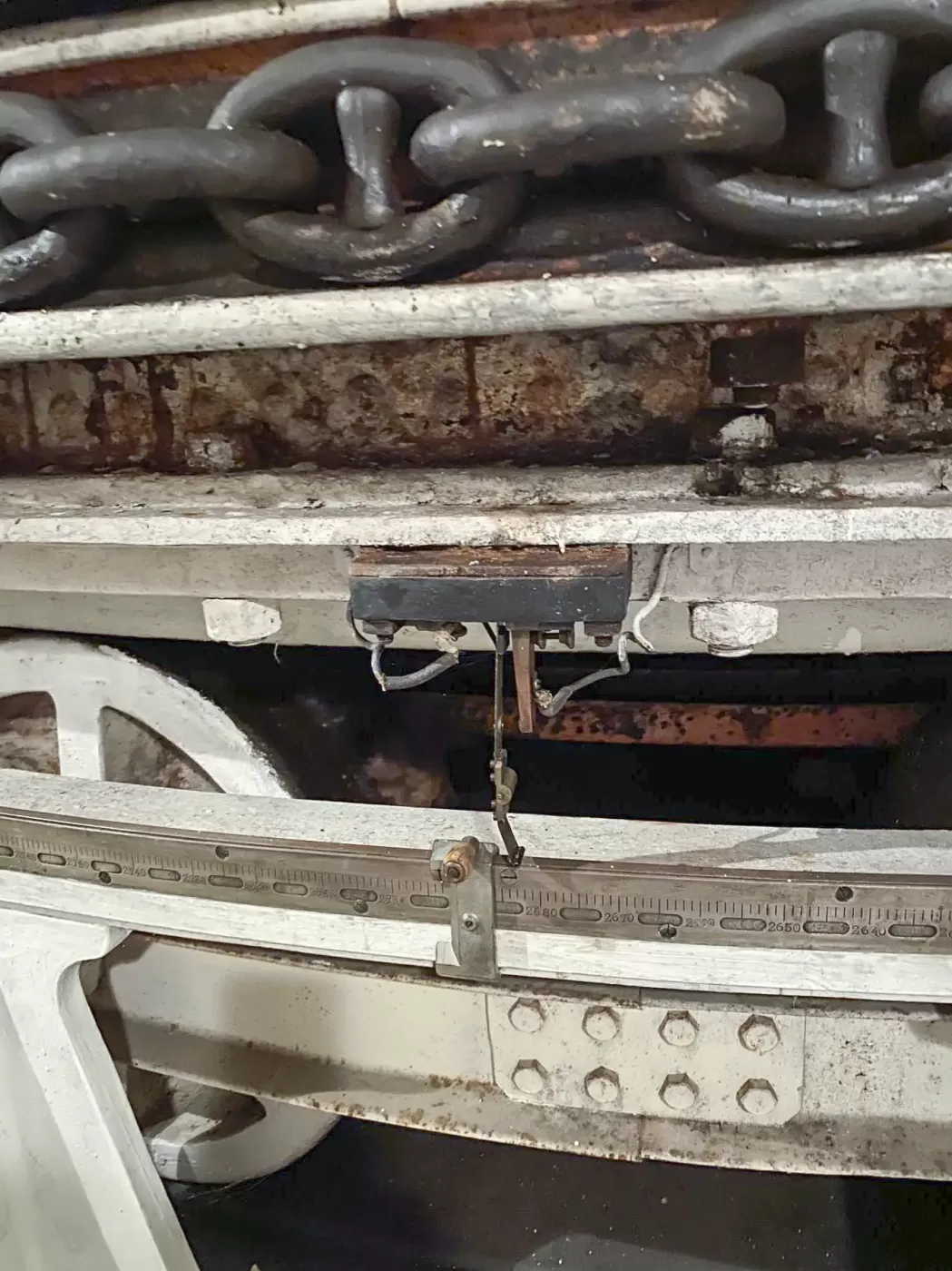 Ligne Maginot - BARBONNET - FORT SUCHET - (Ouvrage d'artillerie) - Le dispositif de rupteur commandant la mise à feu des deux pièces