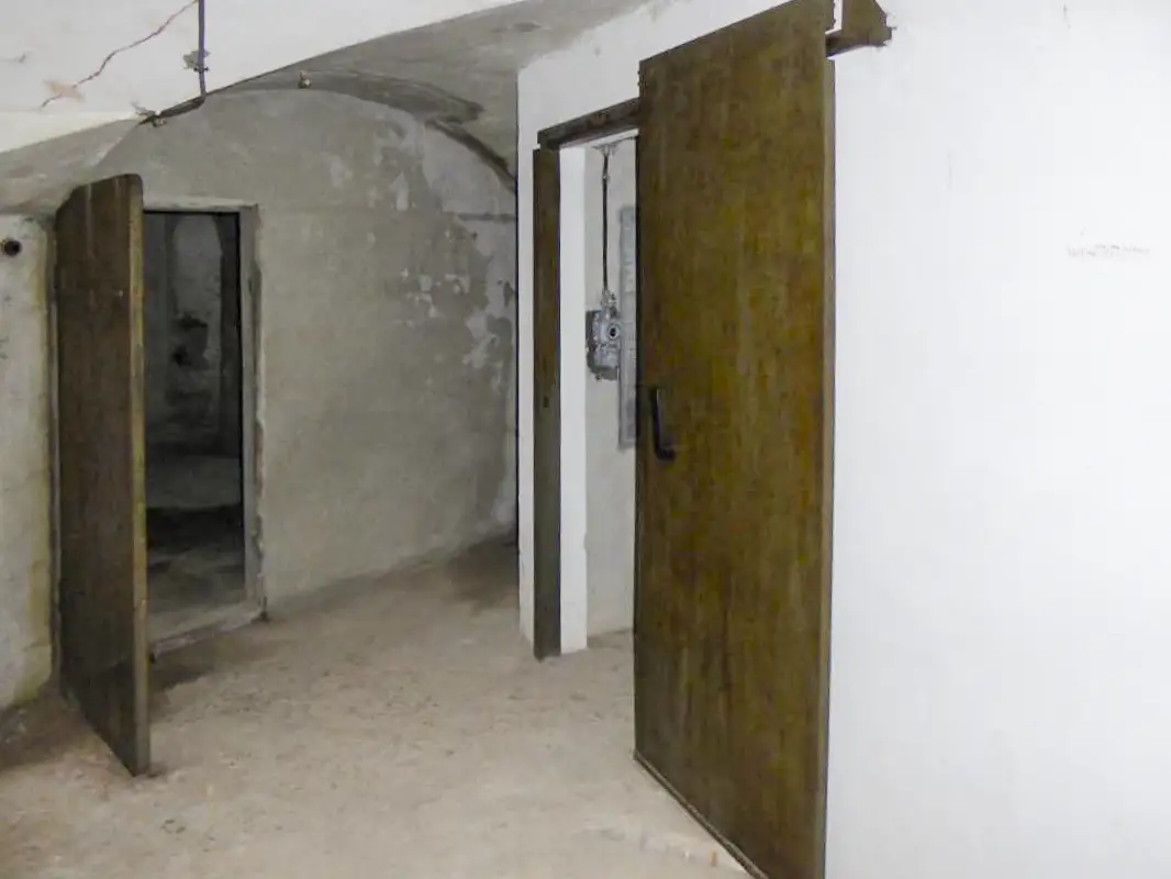 Ligne Maginot - BARBONNET - FORT SUCHET - (Ouvrage d'artillerie) - Tourelle nord JEANNE D'ARC
Salle de commandement