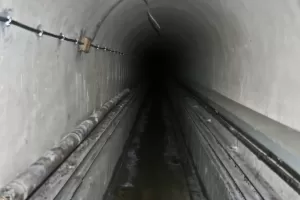 Ligne Maginot - MOLVANGE - A9 - (Ouvrage d'artillerie) - Bloc 7
Le long couloir, étroit qui mène de la galerie principale jusqu'au bloc 7