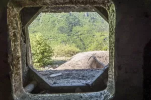 Ligne Maginot - BARBONNET (BT) - (Ouvrage d'artillerie) - Bloc 2
Vue à travers le créneau FM positionné près de la cloche GFM