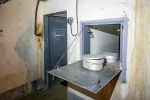 Ligne Maginot - BARBONNET (BT) - (Ouvrage d'artillerie) - Guichet de la cuisine dans la galerie principale