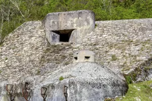 Ligne Maginot - GORDOLON (GN) - (Ouvrage d'artillerie) - Bloc 1
La cloche GFM est surmontée par le bloc cheminée