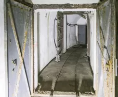 Ligne Maginot - GORDOLON (GN) - (Ouvrage d'artillerie) - Etage intermédiaire
Porte blindée et porte étanche menant au bloc 3.