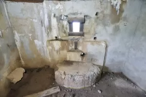 Ligne Maginot - BRETT SUD - (Blockhaus pour arme infanterie) - L’affût a disparu
2024