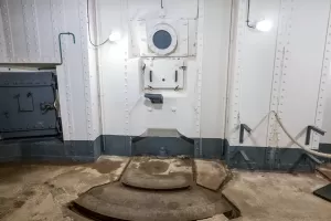 Ligne Maginot - SAINT ROCH (SHR) - (Ouvrage d'artillerie) - Bloc 4
Mortiers frontaux, à gauche l'issue de secours