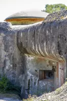 Ligne Maginot - AGAISEN (AN) - E03 - (Ouvrage d'artillerie) - Bloc 3
Façade des créneaux de 81 surmontée de la tourelle de 75  en batterie