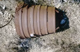 Ligne Maginot - COL de VERROUX Nord - (Observatoire d'artillerie) - Restes d'une cloche STG par éléments gisant à cet endroit.