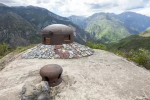 Ligne Maginot - RIMPLAS (RS) - (Ouvrage d'artillerie) - Bloc 3
Cloche GFM et cloche de prise d'air