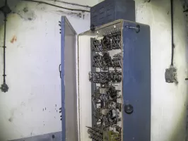 Ligne Maginot - RIMPLAS (RS) - (Ouvrage d'artillerie) - Coffret électrique du monte-charge du bloc 5
Etonnant état de conservation 
