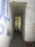 Ligne Maginot - A33 - (Abri) - Salle de troupe à l'extrémité droite
l'accès au blockhaus mitrailleuses