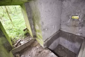 Ligne Maginot - DONAU NORD 2 - (Blockhaus pour arme infanterie) - Entrée et créneau de flanquement gauche