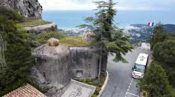 Ligne Maginot - SAINTE AGNES (SAG) - EO9 - (Ouvrage d'artillerie) - Les dessus du bloc 2, vue sur la côte.
