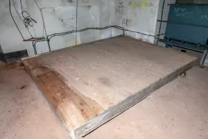 Ligne Maginot - CASTILLON (CN) - EO8 - (Ouvrage d'artillerie) - Bloc 6
Mezzanine en bois au-dessus de la chambre de tir du mortier de gauche