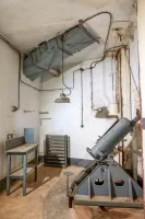 Ligne Maginot - CASTILLON (CN) - EO8 - (Ouvrage d'artillerie) - Bloc 3
Mortier de 81 
Noter au plafond la gaine de récupération des douilles de 75
