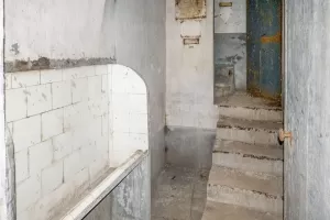 Ligne Maginot - CASTILLON (CN) - EO8 - (Ouvrage d'artillerie) - Bloc 6
Sanitaires au pied du bloc