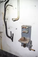 Ligne Maginot - CASTILLON (CN) - EO8 - (Ouvrage d'artillerie) - Bloc 3
Outil permettant le montage de la charge des projectiles de 81mm.
Le tube sert pour la communication avec l'autre chambre de tir