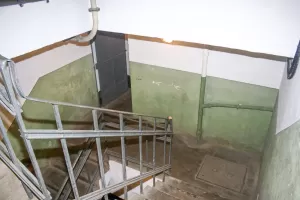 Ligne Maginot - IMMERHOF - A10 - (Ouvrage d'infanterie) - Escaliers entre les deux niveaux de la caserne