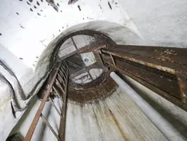 Ligne Maginot - RIPPERT - X13 (QUARTIER KARRE - II/168°RIF) - (Abri) - Le puits de la cloche GFM Ouest.