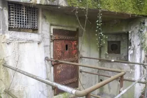 Ligne Maginot - BOIS D'ESCHERANGE - X3 (QUARTIER KANFEN - I/169°RIF) - (Abri) - Coffre entrée de droite