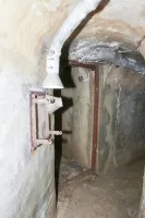 Ligne Maginot - ARRONDAZ - (Ouvrage d'infanterie) - Galerie avec support de lampe à pétrole et fumivore