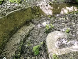 Ligne Maginot - LANGWIESERWALD 2 - (Cuve pour arme d'infanterie) - Détail avec reste du support pour arme