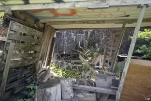 Ligne Maginot - BB32 - FOLTERSBERG - (Blockhaus pour canon) - Le blockhaus est à peine visible derrière tout le matériel