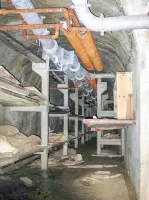 Ligne Maginot - LA ROUE - (Ouvrage d'infanterie) - Le casernement souterrain
Lits superposés pour le couchage de l'équipage