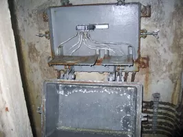 Ligne Maginot - LA ROUE - (Ouvrage d'infanterie) - Le central téléphonique sous carter étanche  TM 32 (12 directions)