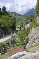 Ligne Maginot - LAVOIR - (Ouvrage d'artillerie) - Entrée munitions
Cloche JM
Si elle avait été armée, la cloche JM aurait battu de ses armes la route qui descend du Pas du Roc