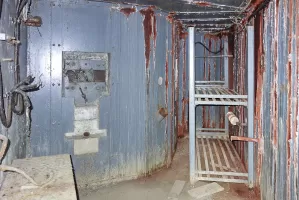 Ligne Maginot - LAVOIR - (Ouvrage d'artillerie) - Entrée des hommes
Chambre de tir pour deux FM