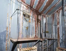 Ligne Maginot - LAVOIR - (Ouvrage d'artillerie) - Bloc 5
La partie gauche de la chambre droite des mortiers
Le balcon pour la défense du fossé