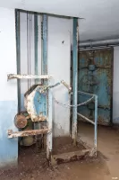 Ligne Maginot - LAVOIR - (Ouvrage d'artillerie) - Bloc 5
Le monte-charge à munitions pour la chambre de tir droite des mortiers 81