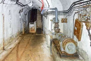 Ligne Maginot - LAVOIR - (Ouvrage d'artillerie) - Entrée munitions
Pied du plan incliné et pompe à eau