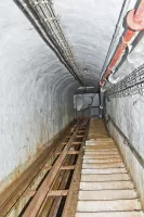 Ligne Maginot - LAVOIR - (Ouvrage d'artillerie) - Plan incliné
Au fond, le portique supérieur