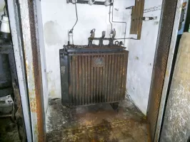 Ligne Maginot - LAVOIR - (Ouvrage d'artillerie) - Atelier électrique
Le poste de transformation alimentant l'ouvrage depuis le réseau civil