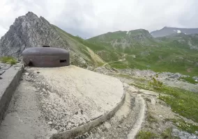 Ligne Maginot - PAS DU ROC - (Ouvrage d'artillerie) - Bloc 2
Cloche VDP couvrant le Col d'Arrondaz et le Vallon de Fréjus
