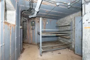 Ligne Maginot - PAS DU ROC - (Ouvrage d'artillerie) - Bloc 2
Chambrée en haut du bloc