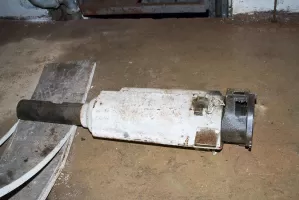 Ligne Maginot - PAS DU ROC - (Ouvrage d'artillerie) - Bloc 3
Tube de 75 mle 31 sur le sol de la chambre de tir de droite