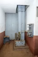 Ligne Maginot - PAS DU ROC - (Ouvrage d'artillerie) - Bloc 4
Magasin à munition en sous sol
Noria d'alimentation d'un mortier de la chambre de tir vers le Col de Fréjus