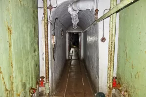 Ligne Maginot - PAS DU ROC - (Ouvrage d'artillerie) - Couloir entre l'usine et les citernes