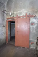 Ligne Maginot - PAS DU ROC - (Ouvrage d'artillerie) - Espace avec les citernes
La porte coulissante avec contrepoids