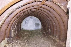 Ligne Maginot - BOIS DE MEDERCHEN (I/160° RIF) - (PC de Quartier) - Le fond de l'alvéole avec un poste téléphonique