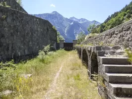 Ligne Maginot - REPLATON (QUARTIER ARC - 71° BAF) - (Position d'artillerie préparée) - La cour du casernement