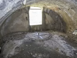 Ligne Maginot - REPLATON (QUARTIER ARC - 71° BAF) - (Position d'artillerie préparée) - Batterie D
Chambre de tir modifiée pour un canon de 75 sur plateforme cuve